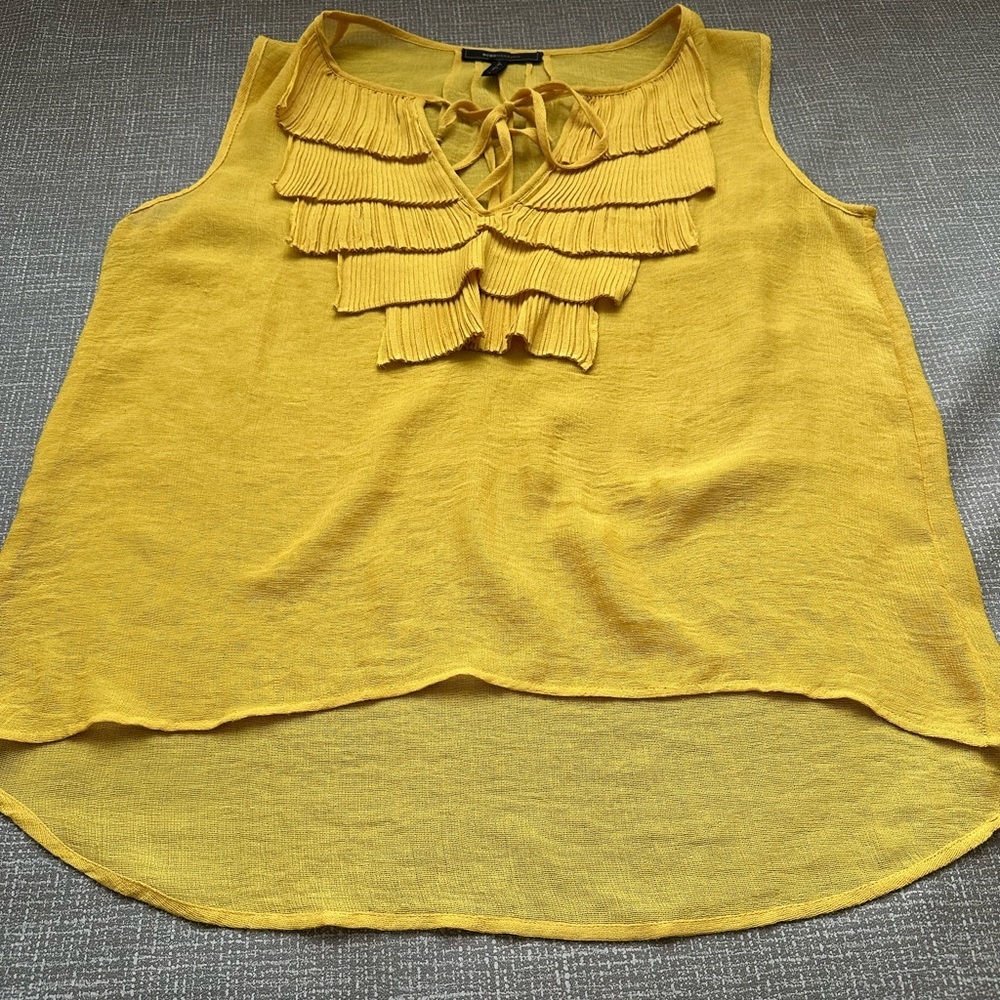 BCBGMAXAZRIA Sheer Yellow Ruffle Front Sleeveless Top – Size Large - Picture 5 of 9